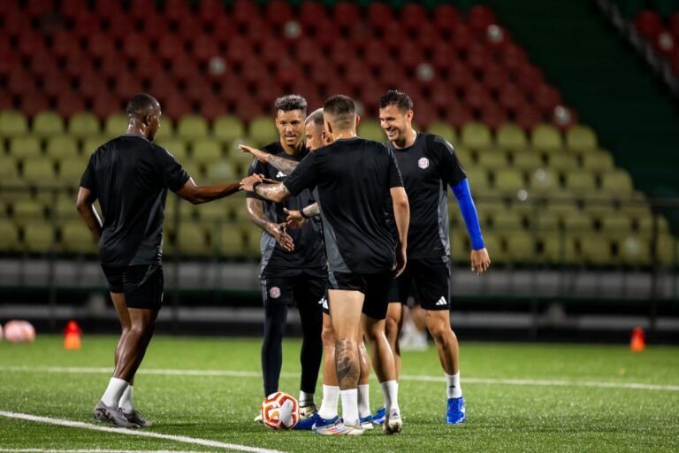 Costa Rica enfrenta bajas y refuerzos para la revancha ante Panamá