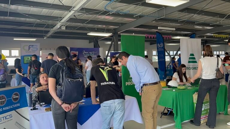 Universidad Fidélitas organiza Feria de Empleo en Ciencias Sociales y Económicas con más de 900 oportunidades laborales