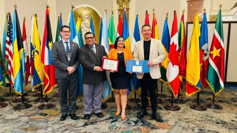 APM Terminals Moín recibe Premio Marítimo de las Américas 2024 otorgado por la OEA