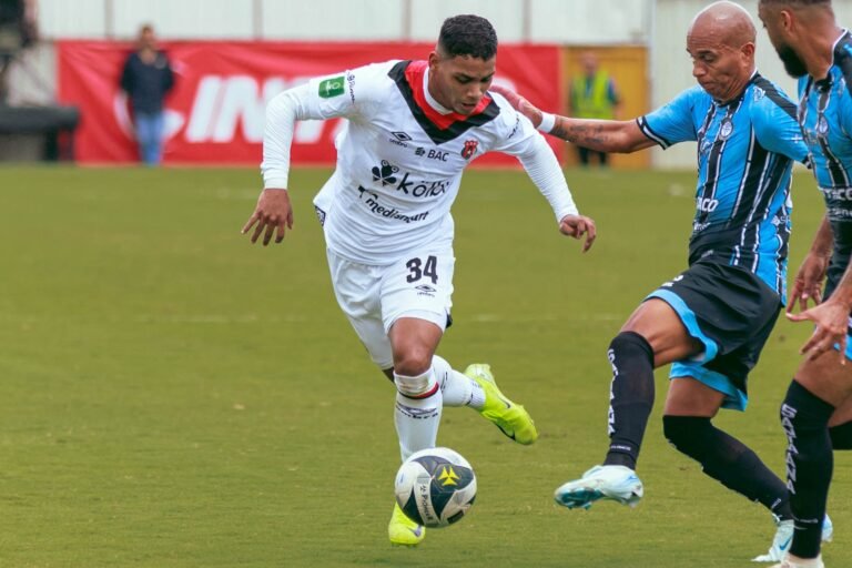 Cristian Oviedo asegura que Santa Ana jugó como si fuera Alajuelense