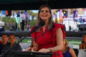 Según encuestas: Candidata sin partido político con ventaja en intención de voto