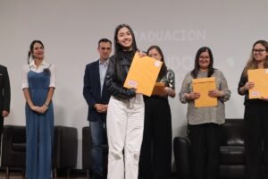 Primera dama impulsa emprendimiento en 29 adolescentes madres