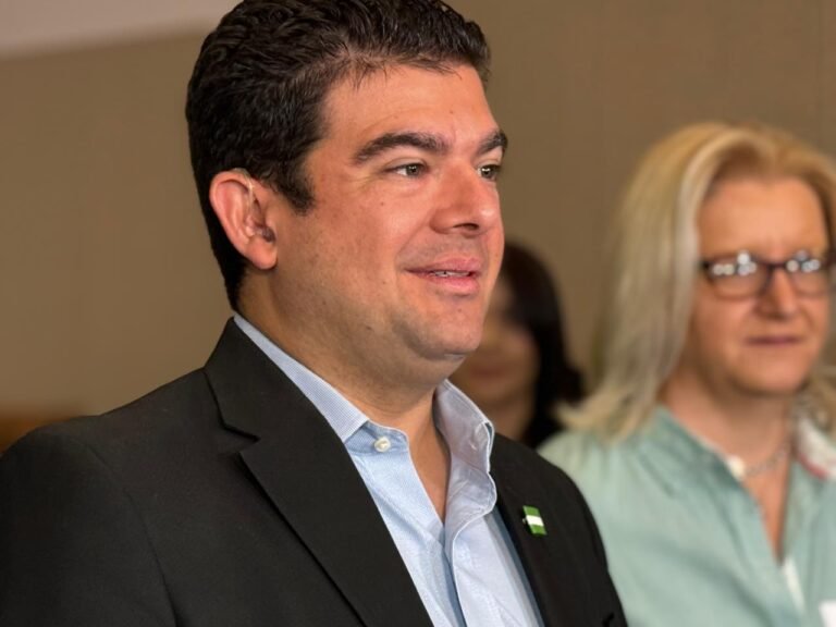 Álvaro Ramos califica a Rodrigo Chaves de populista por menospreciar a las minorías