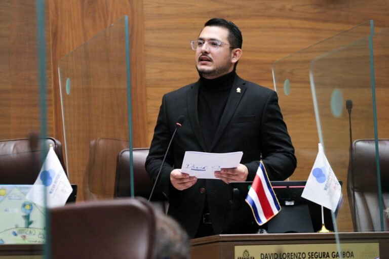 David Segura: La UCR no es una finca privada de los progres, no es su casa club feminista