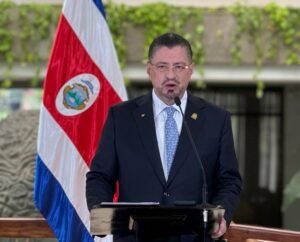 Chaves: Alcalde de Paraíso quiere hacerse el gato bravo con el pago del agua al AyA