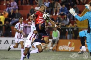 VAR salvó a un Saprissa que elige sufrir