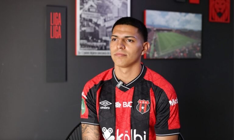 Alajuelense tiene problemas para poner a jugar a Alejandro Bran