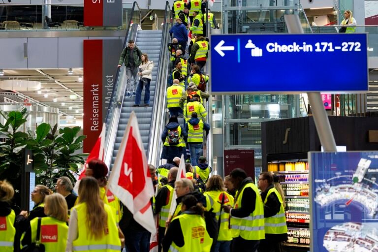 Cancelan cientos de vuelos en aeropuertos alemanes debido a huelgas