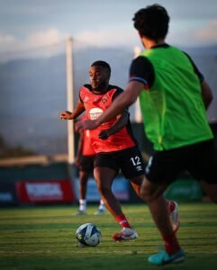 ¿Joel Campbell decepcionó en el clásico? La afición manuda no se lo perdona