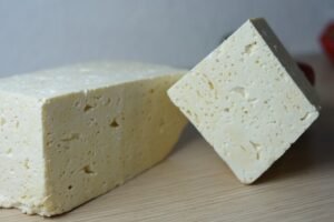 Senasa alerta sobre retiro de queso semiduro por Listeria Monocytogenes