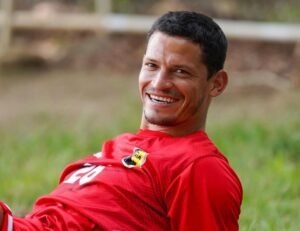 No se pierda el golazo que Daniel Colindres marcó de tiro libre ante Saprissa