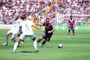 Saprissa rescata un empate agónico ante Alajuelense en el clásico nacional