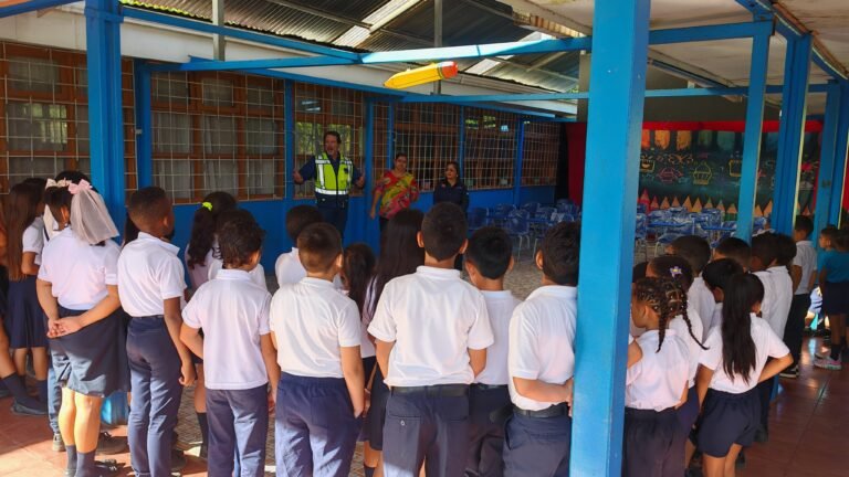 De Moín para el futuro: 150 estudiantes reciben apoyo educativo de APM Terminals