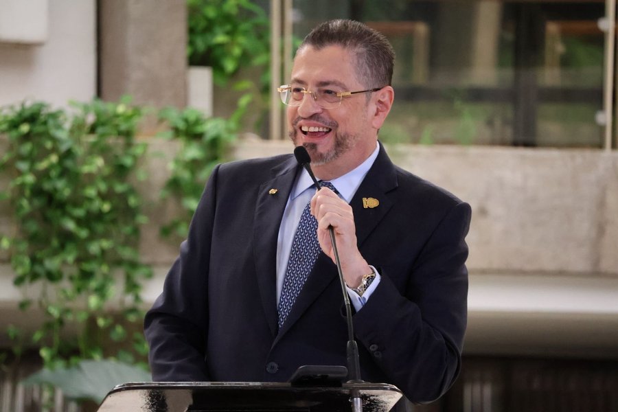 Chaves se burla de contralora: Su carta parece un guion de Cantinflas