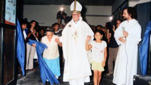 Jefe de Estado y líder religioso, el poder dual del papa