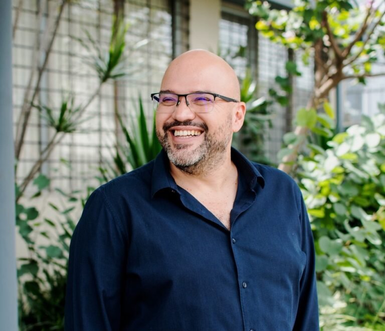 Edgardo Araya busca llegar nuevamente a la Asamblea Legislativa con el Frente Amplio