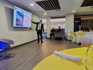 Crecimiento moderado y riesgos cambiarios en ascenso para lo que resta del 2025