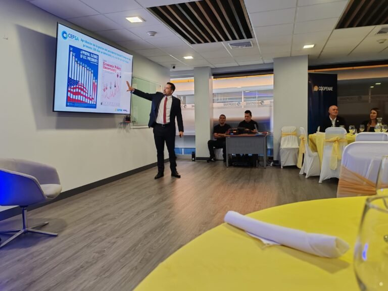 Crecimiento moderado y riesgos cambiarios en ascenso para lo que resta del 2025