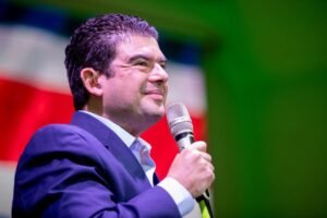 Álvaro Ramos no descarta ganar en primera ronda pues considera que Laura Fernández ya se estancó en el 25%