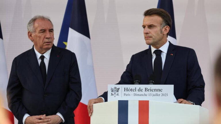 Macron pide un fuerte aumento del gasto en defensa: ‘Para ser libres, debemos ser temidos’