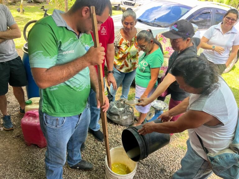 Productores y productoras de Guatuso impulsan una agricultura sostenible mediante la utilización de bioinsumos