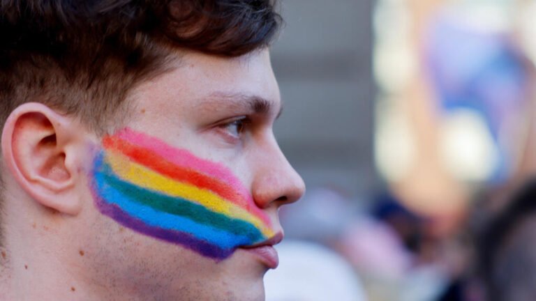 Indemnización para un homosexual sometido a un ‘exorcismo’ en una iglesia de Inglaterra