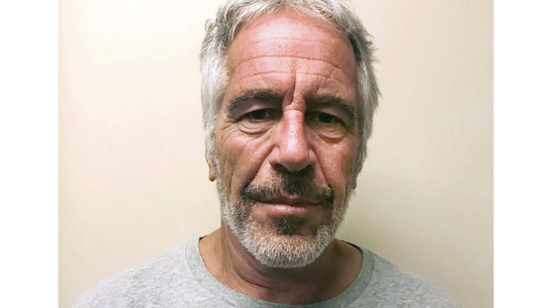 Criticado por los suyos, Trump ahora está a favor de que revelen los archivos Epstein