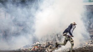 Presidente de Kenia insta a la Policía a dispararle a manifestantes que causen daños