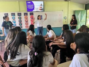 Mondelēz, Glasswing y municipalidades lanzan programa para promover reciclaje en colegios