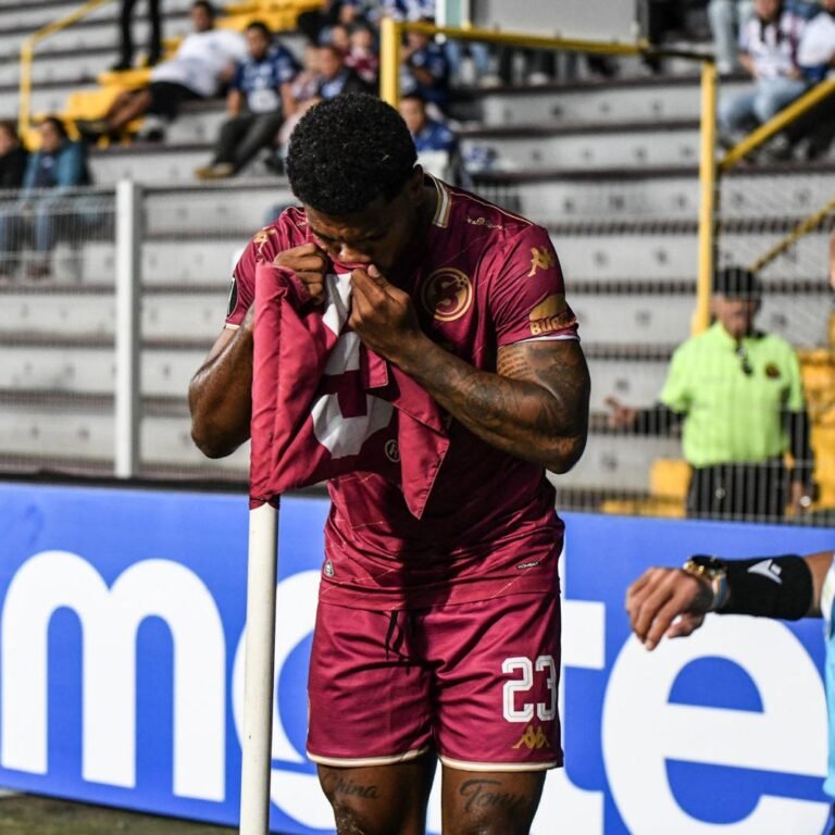 Saprissa vivió noche de contrastes en triunfo ante Cartaginés