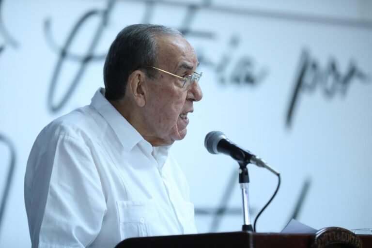 Rodrigo Arias insistió en que la democracia está en peligro