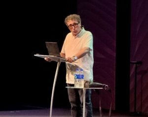 Dr. Adolfo Roitman, reconocido mundialmente como Curador Emérito de los Manuscritos del Mar Muerto del Museo de Israel, en Jerusalén