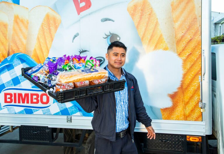 Grupo Bimbo se compromete a eliminar colorantes artificiales de todos sus productos para finales del 2026