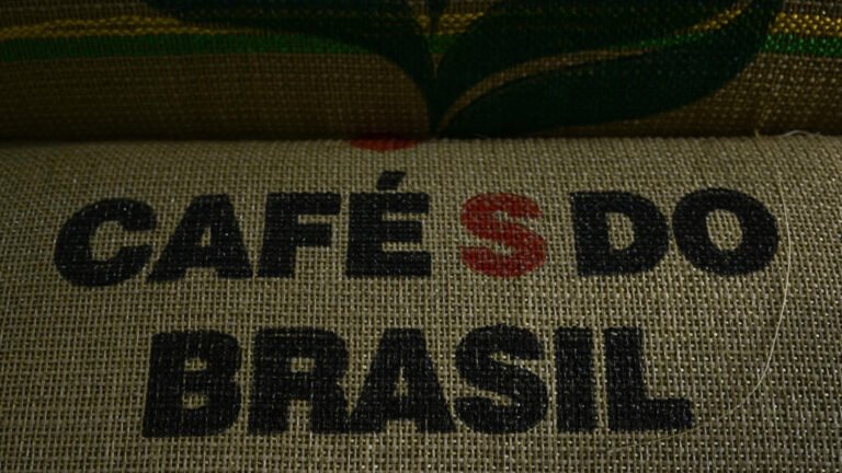 Tras el anuncio de los aranceles estadounidenses, China se prepara para comprar más café brasileño