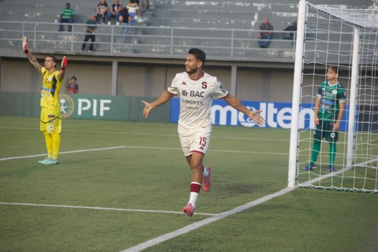 Deyver Vega no se conforma: ‘Hay un sinsabor, porque Saprissa no jugó bien’
