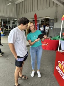 Familias aprenden hábitos sostenibles en jornada ambiental