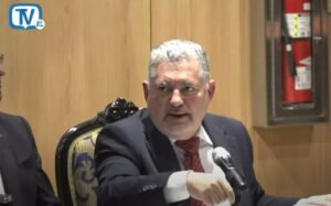 Abogado de Chaves señala que acusación del fiscal por concusión es lógicamente imposible