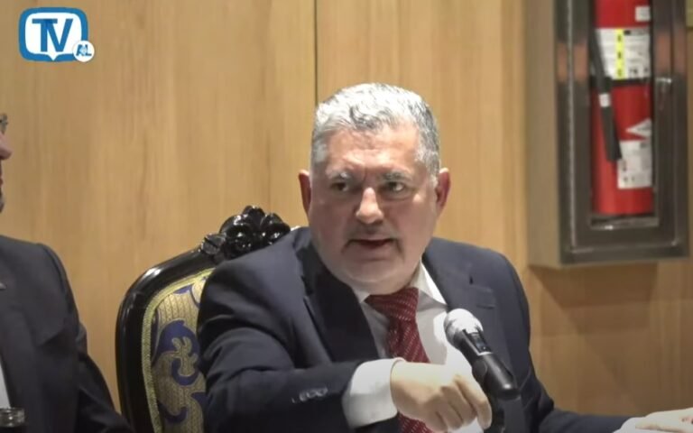 Abogado de Chaves señala que acusación del fiscal por concusión es lógicamente imposible