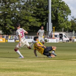 Saprissa sale ahogado de Liberia, pidiendo pito y rescata un empate
