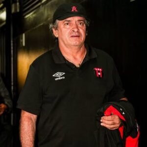 Óscar Ramírez sigue la línea de Joseph Joseph y se aparta del discurso de Raúl Pinto