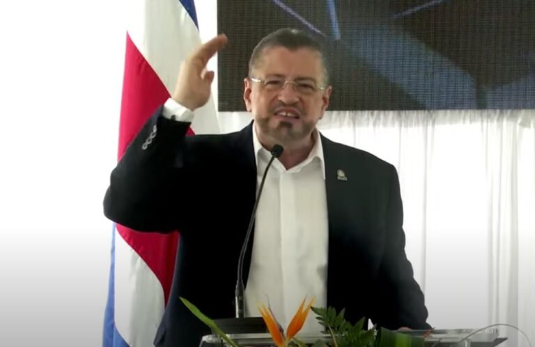 Chaves sobre la oposición: Inventan corrupción, tratan de asustar, porque el progreso no les sirve