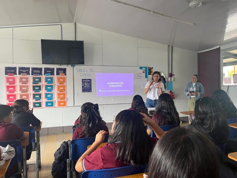 Mondelēz, Glasswing y municipalidades lanzan programa para promover reciclaje en colegios