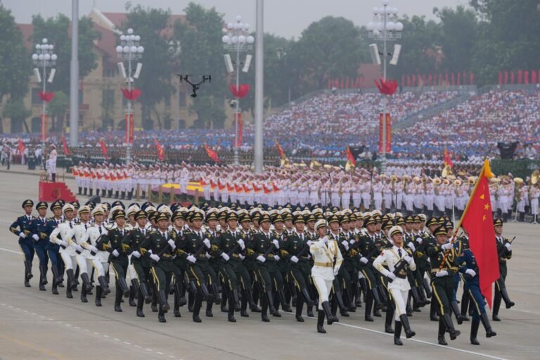 China despliega su mayor desfile militar: así podrá verlo en vivo
