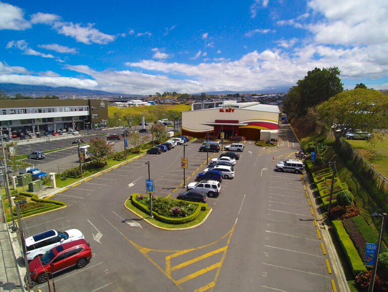 Almacenes El Rey abre más de 350 plazas laborales en todo el país