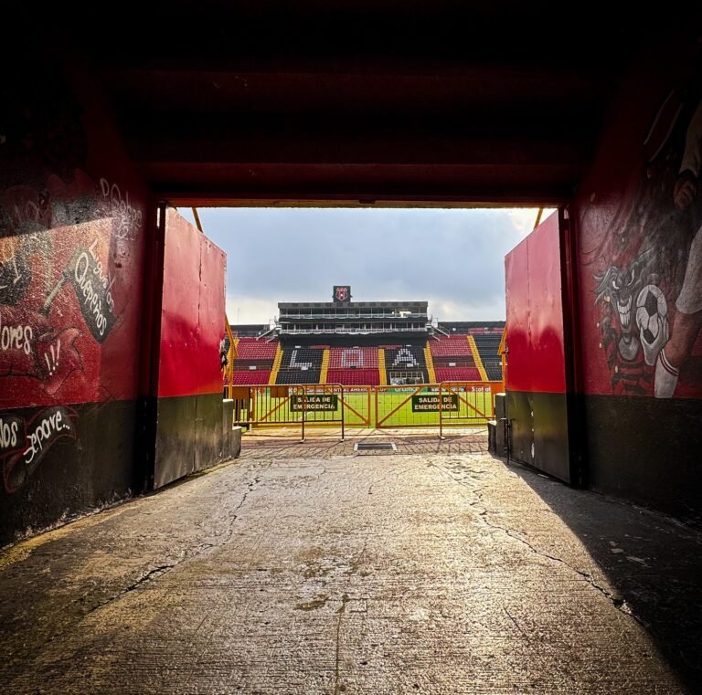 Alajuelense denuncia insultos racistas en juego contra Herediano