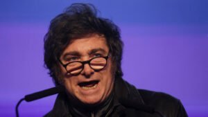 Milei reúne a su gabinete tras aplastante derrota de su partido en las elecciones de Buenos Aires