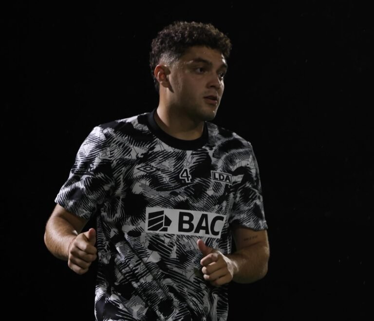 “Memo” Villalobos expuso (y fue muy duro) el verdadero problema de Alajuelense tras caer ante Pérez Zeledón