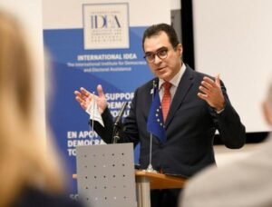 El mayor reto para América Latina es “la fragmentación brutal del sistema de partidos”