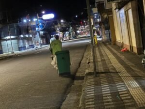 Limón recupera la limpieza de sus calles tras extenuante jornada de aseo
