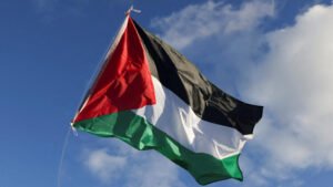 Gobierno francés se opone al izado de banderas palestinas en alcaldías el 22 de septiembre